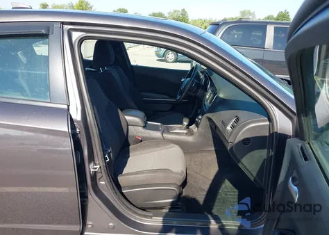 2015 Dodge Charger Sxt z USA, uszkodzony, nr VIN 2C3CDXJG7FH884274